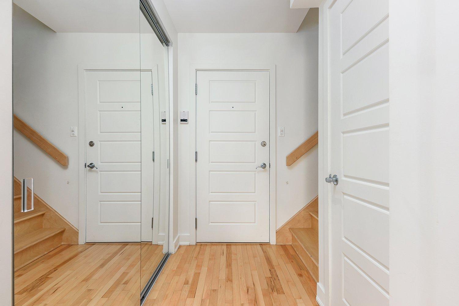 









5334


Av. du Parc

, 303,
Montréal (Le Plateau-Mont-Royal),




QC
H2V4G7

