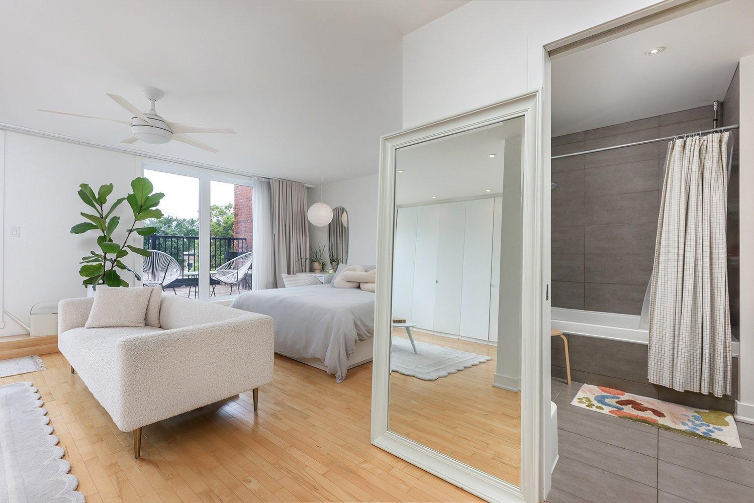 









5334


Av. du Parc

, 303,
Montréal (Le Plateau-Mont-Royal),




QC
H2V4G7

