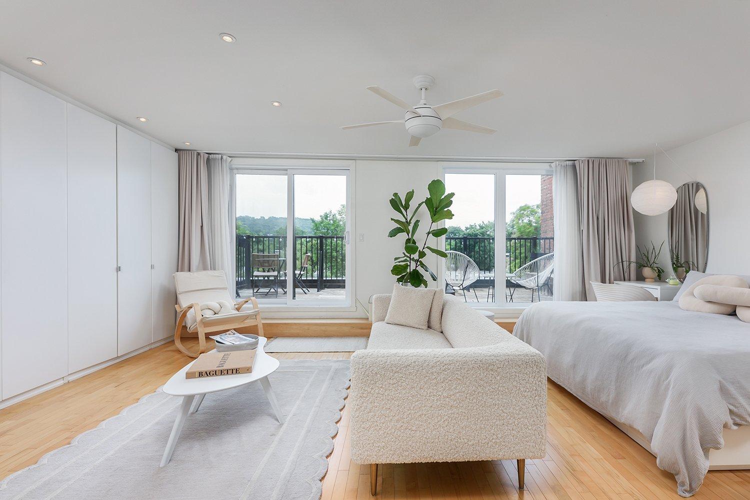 









5334


Av. du Parc

, 303,
Montréal (Le Plateau-Mont-Royal),




QC
H2V4G7

