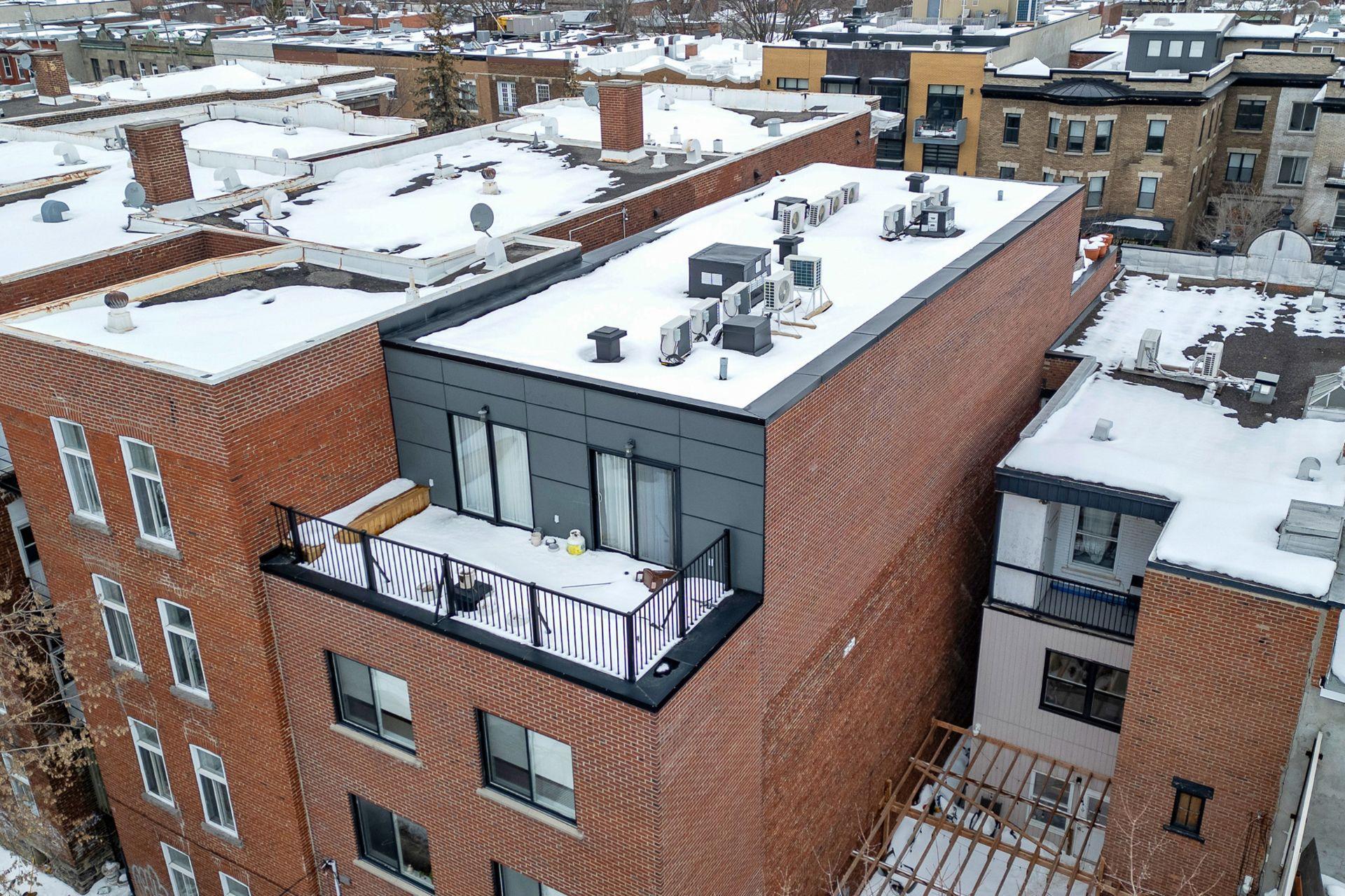 









5334


Av. du Parc

, 303,
Montréal (Le Plateau-Mont-Royal),




QC
H2V4G7

