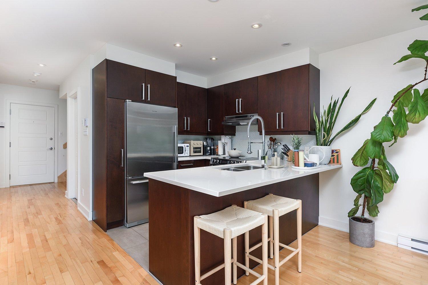 









5334


Av. du Parc

, 303,
Montréal (Le Plateau-Mont-Royal),




QC
H2V4G7

