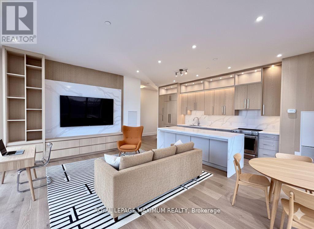 












PH 212 - 9000 JANE STREET

,
Vaughan,




Ontario
L4K2M9

