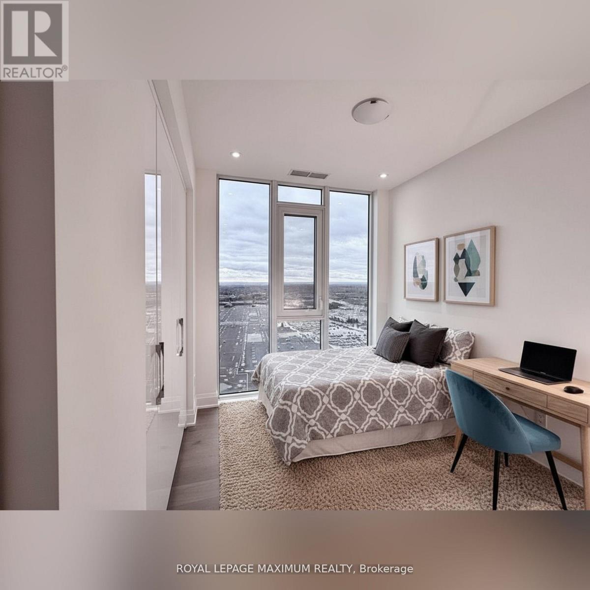 












PH 212 - 9000 JANE STREET

,
Vaughan,




Ontario
L4K2M9

