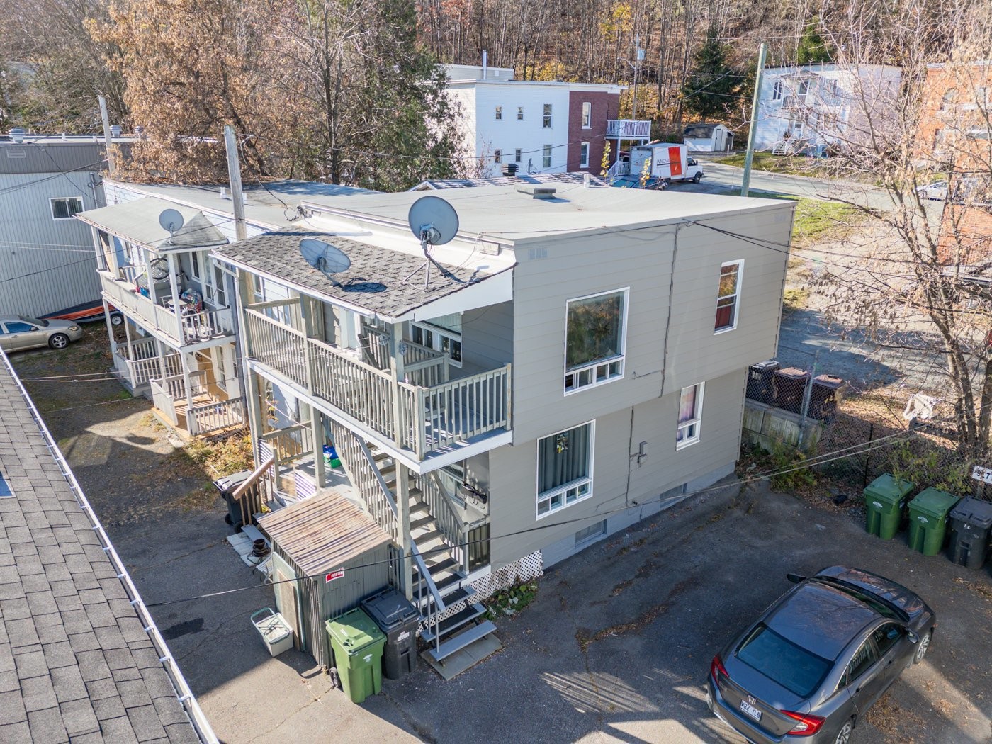 









913

 - 923


Rue du Fédéral

,
Sherbrooke (Les Nations),




QC
J1H5A6

