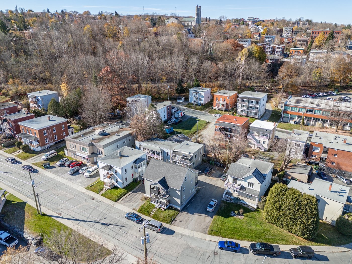 









913

 - 923


Rue du Fédéral

,
Sherbrooke (Les Nations),




QC
J1H5A6

