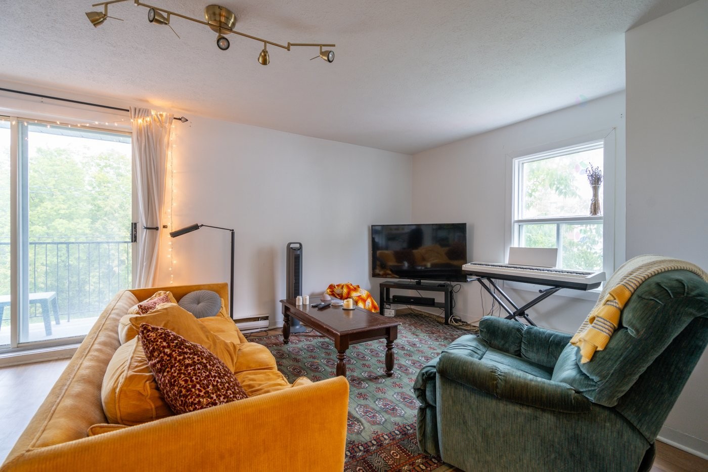 









913

 - 923


Rue du Fédéral

,
Sherbrooke (Les Nations),




QC
J1H5A6


