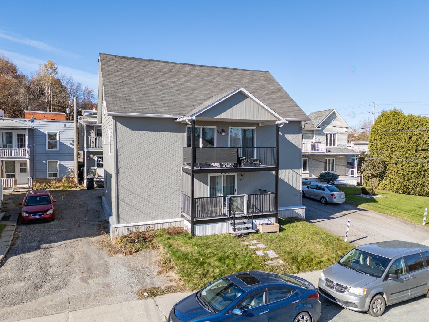 









913

 - 923


Rue du Fédéral

,
Sherbrooke (Les Nations),




QC
J1H5A6

