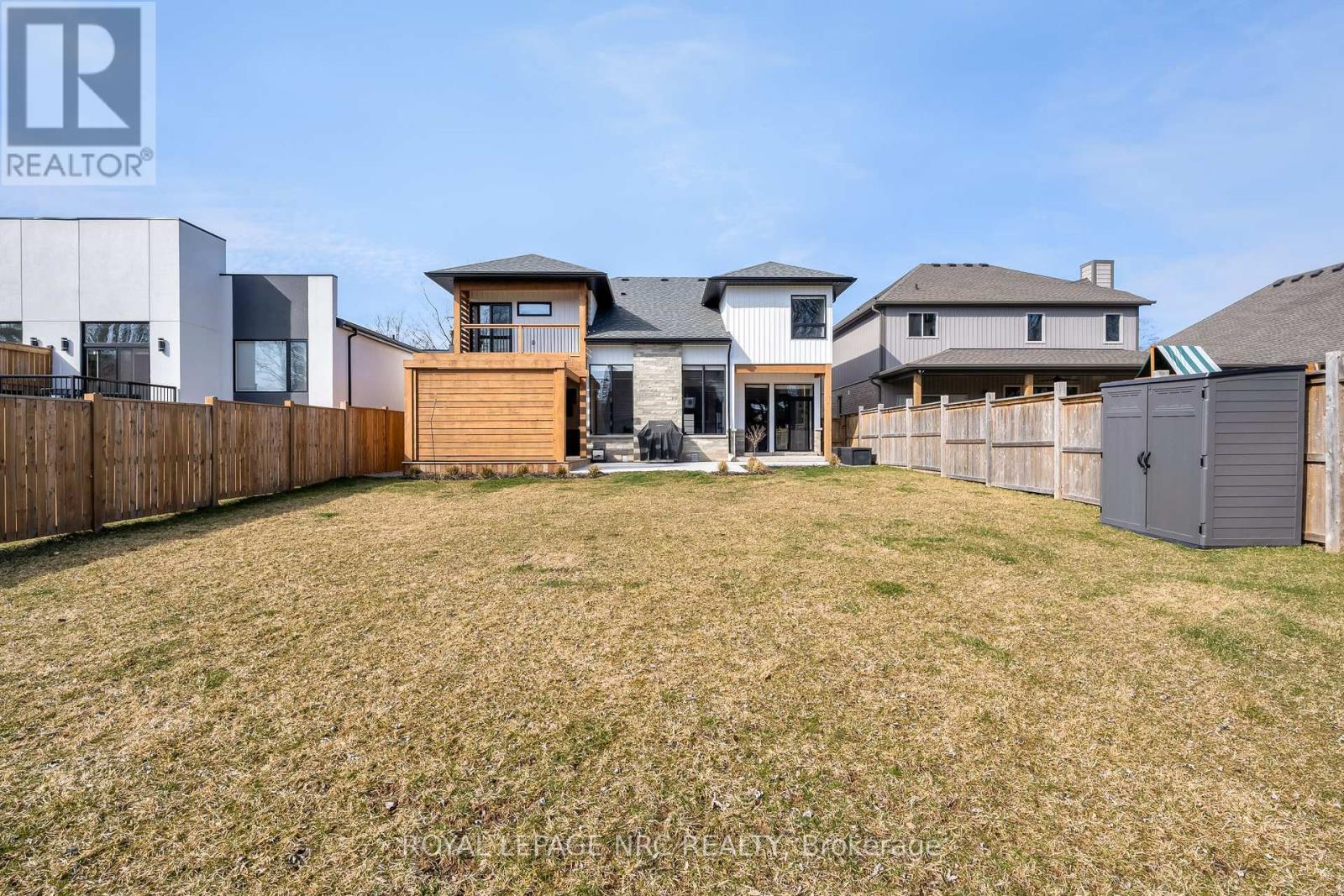 












8 HILDA STREET

,
Welland (N. Welland),




Ontario
L3C0H3

