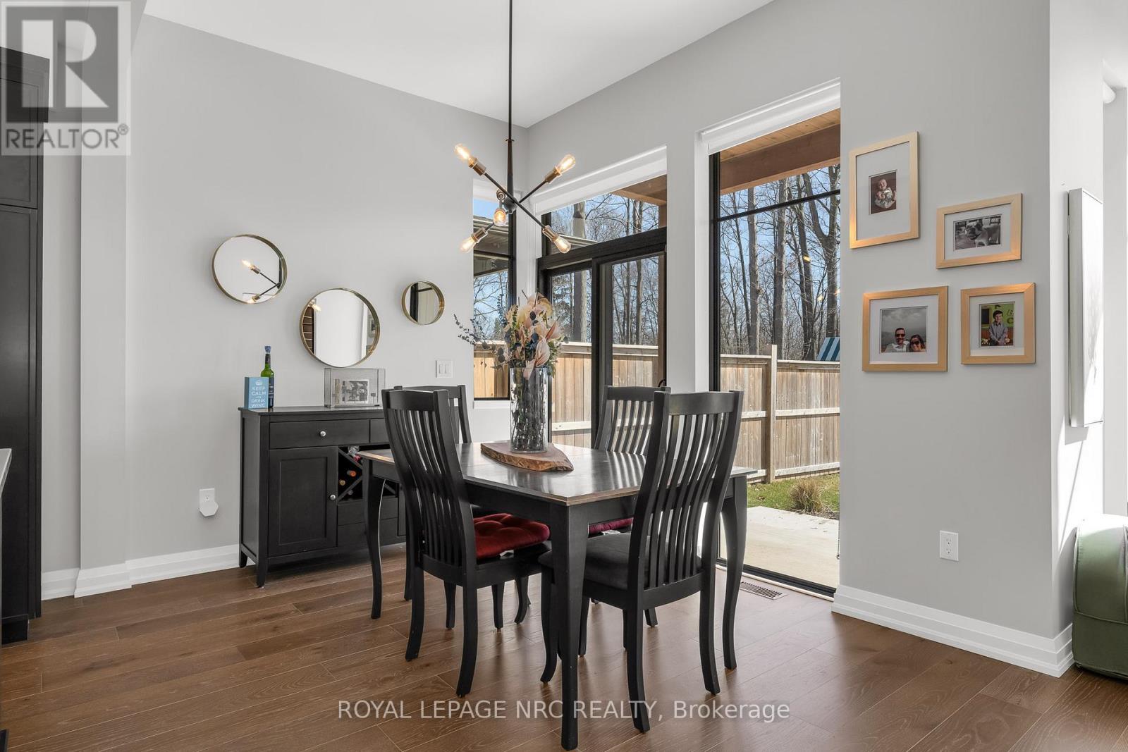 












8 HILDA STREET

,
Welland (N. Welland),




Ontario
L3C0H3

