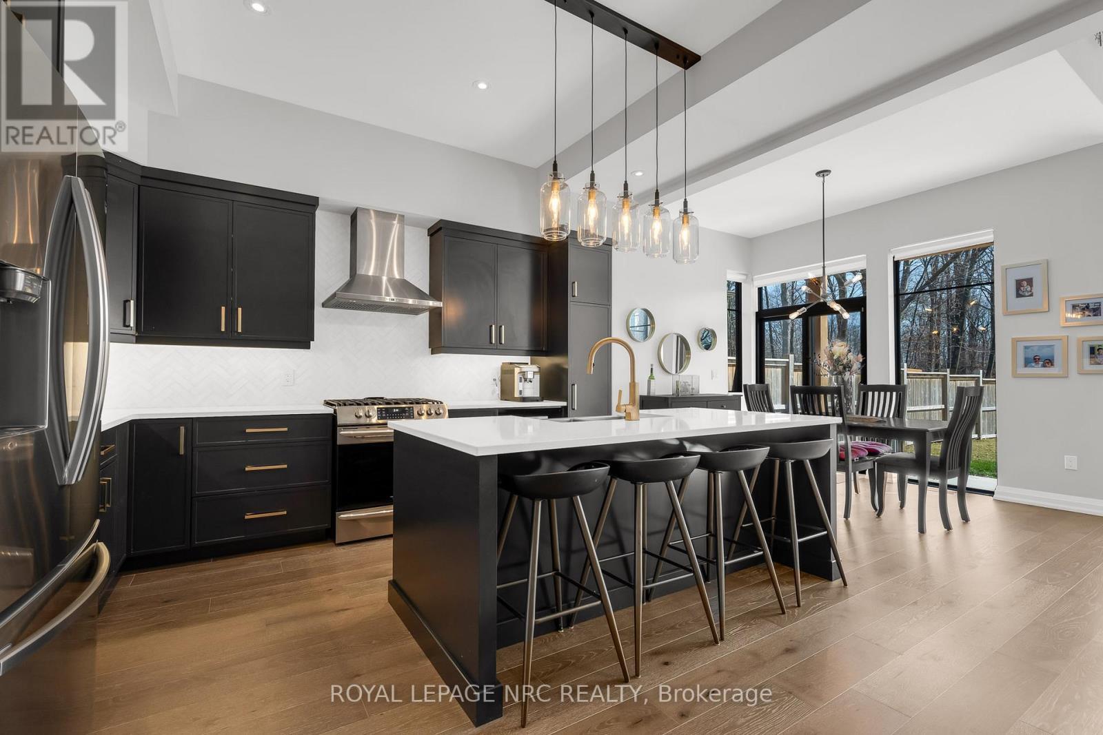 












8 HILDA STREET

,
Welland (N. Welland),




Ontario
L3C0H3

