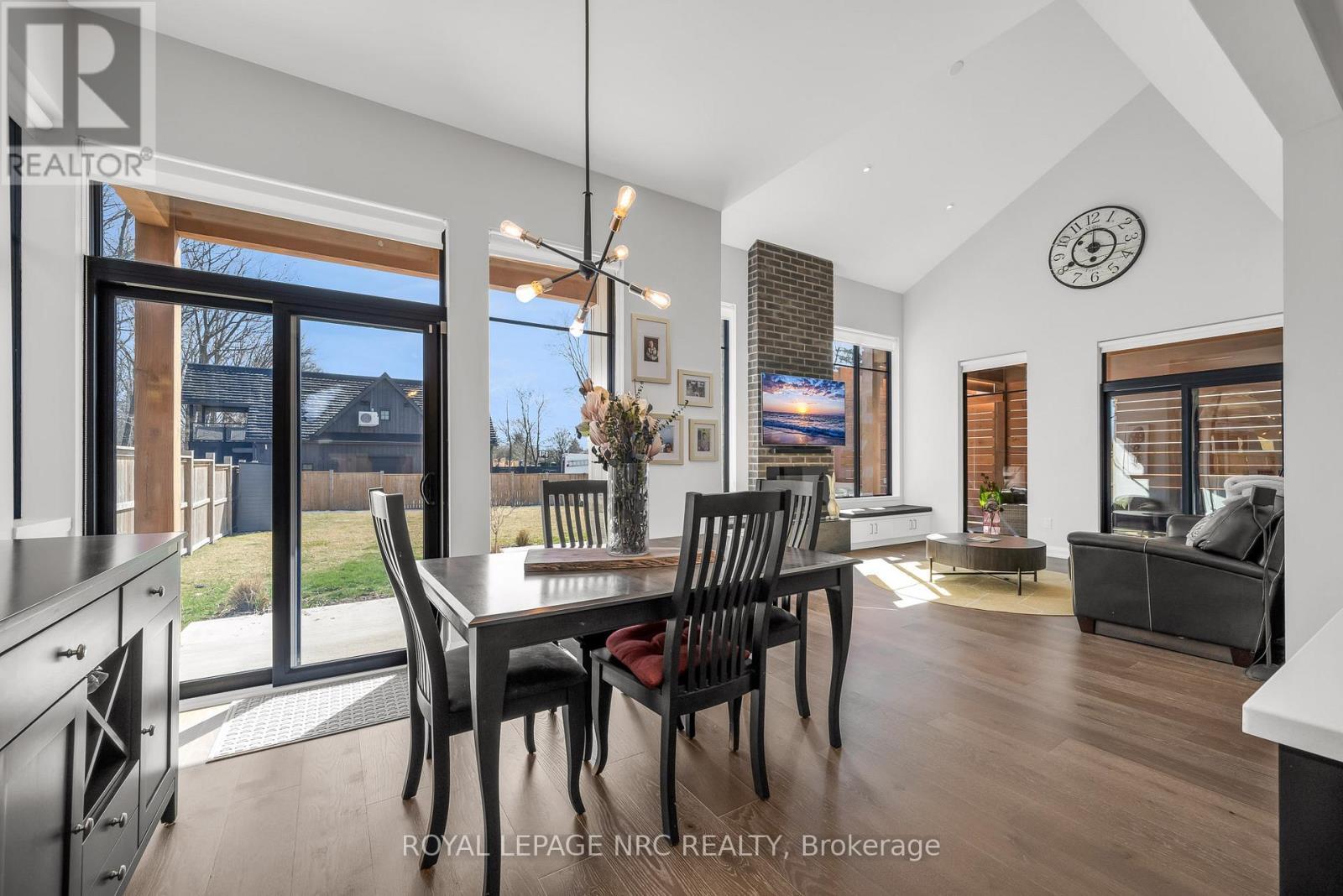 












8 HILDA STREET

,
Welland (N. Welland),




Ontario
L3C0H3

