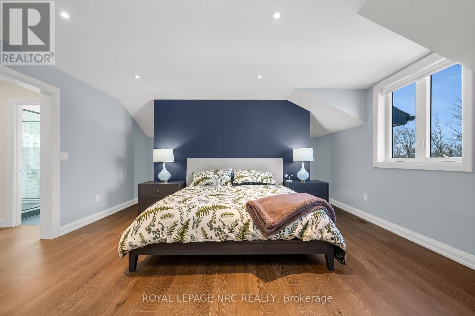 












8 HILDA STREET

,
Welland (N. Welland),




Ontario
L3C0H3

