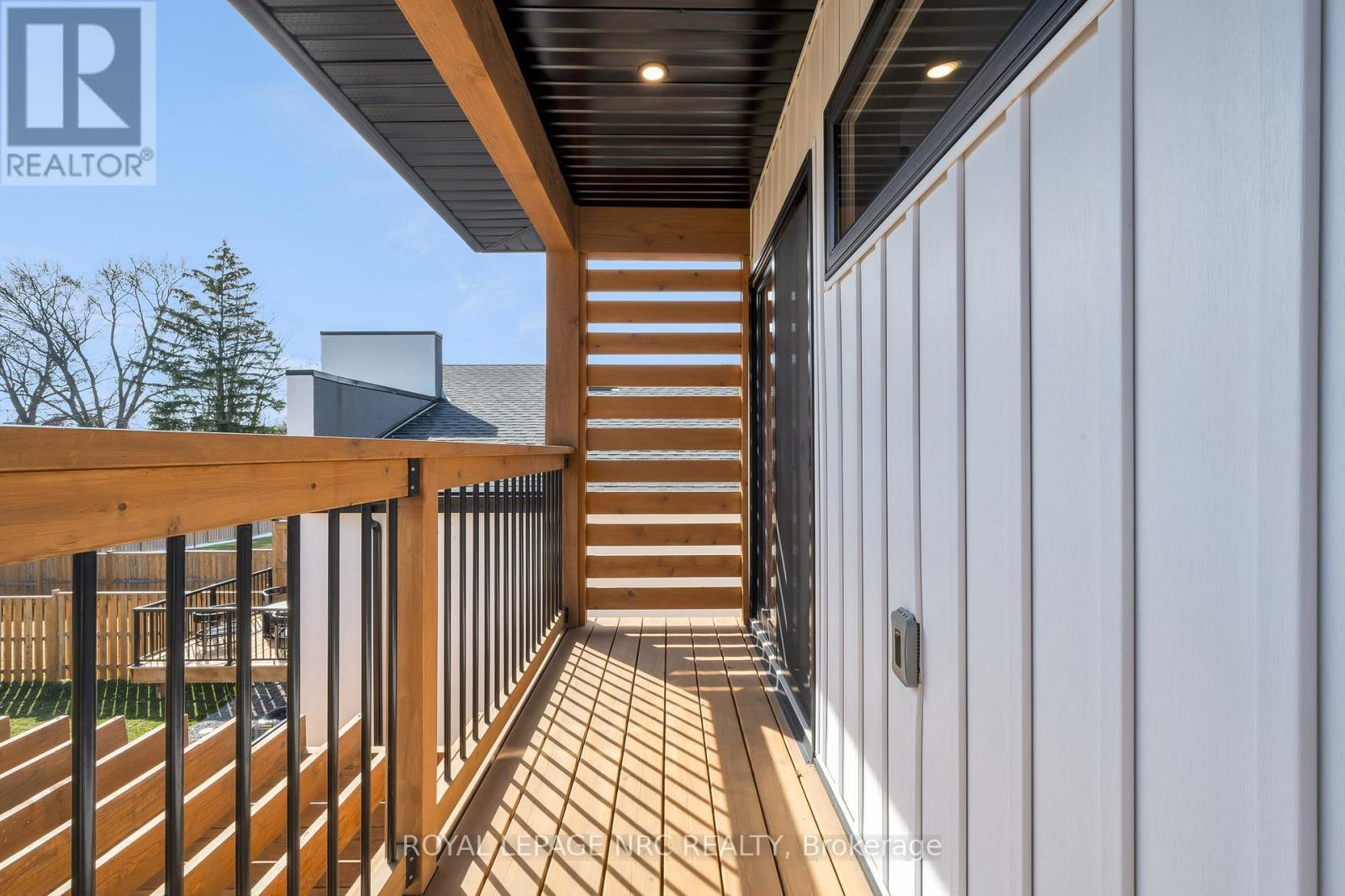 












8 HILDA STREET

,
Welland (N. Welland),




Ontario
L3C0H3

