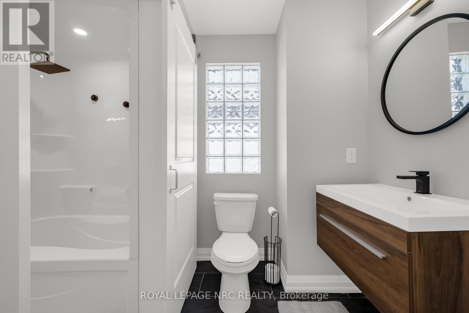 












8 HILDA STREET

,
Welland (N. Welland),




Ontario
L3C0H3

