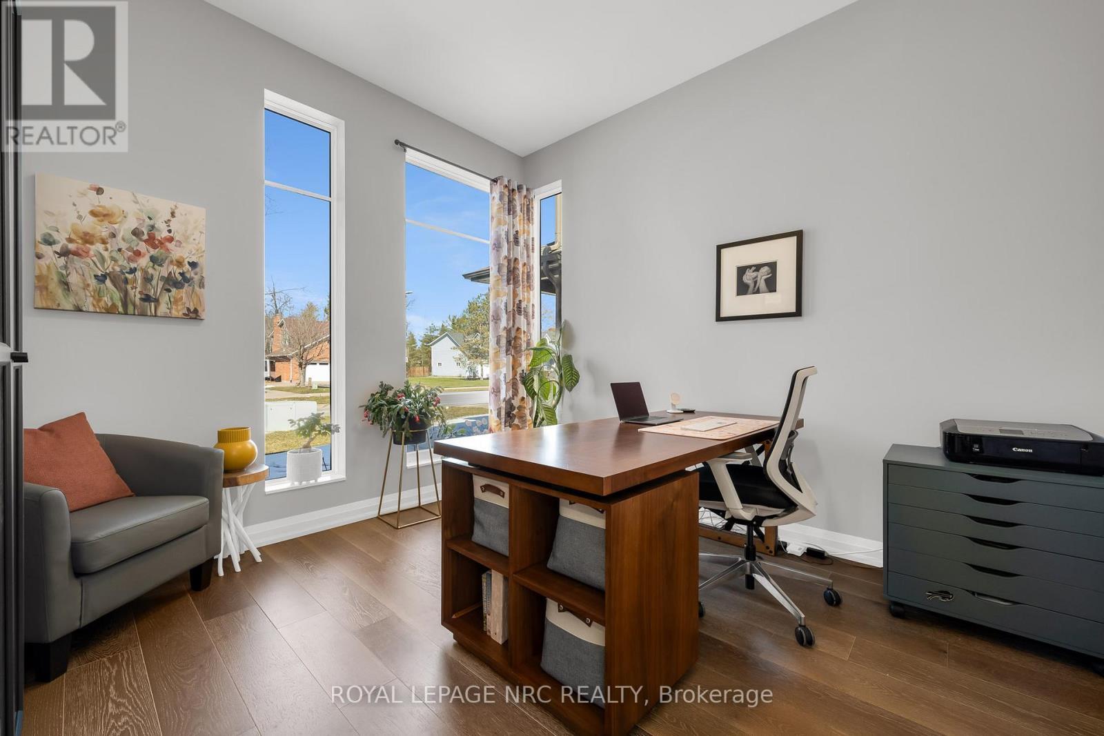 












8 HILDA STREET

,
Welland (N. Welland),




Ontario
L3C0H3

