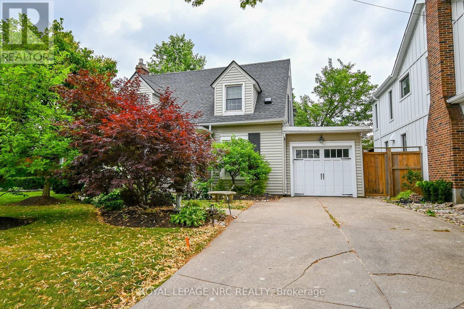 












67 HILLCREST AVENUE

,
St. Catharines (Old Glenridge),




Ontario
L2R4Y4

