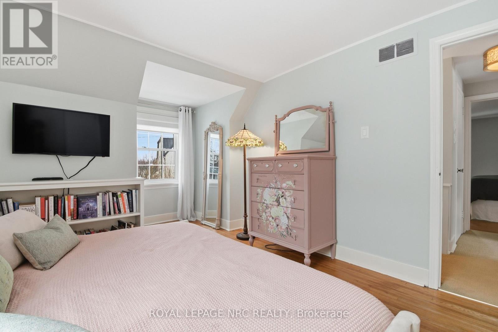 












67 HILLCREST AVENUE

,
St. Catharines (Old Glenridge),




Ontario
L2R4Y4

