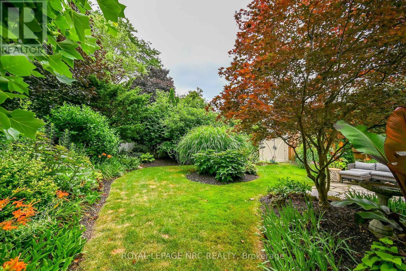 












67 HILLCREST AVENUE

,
St. Catharines (Old Glenridge),




Ontario
L2R4Y4

