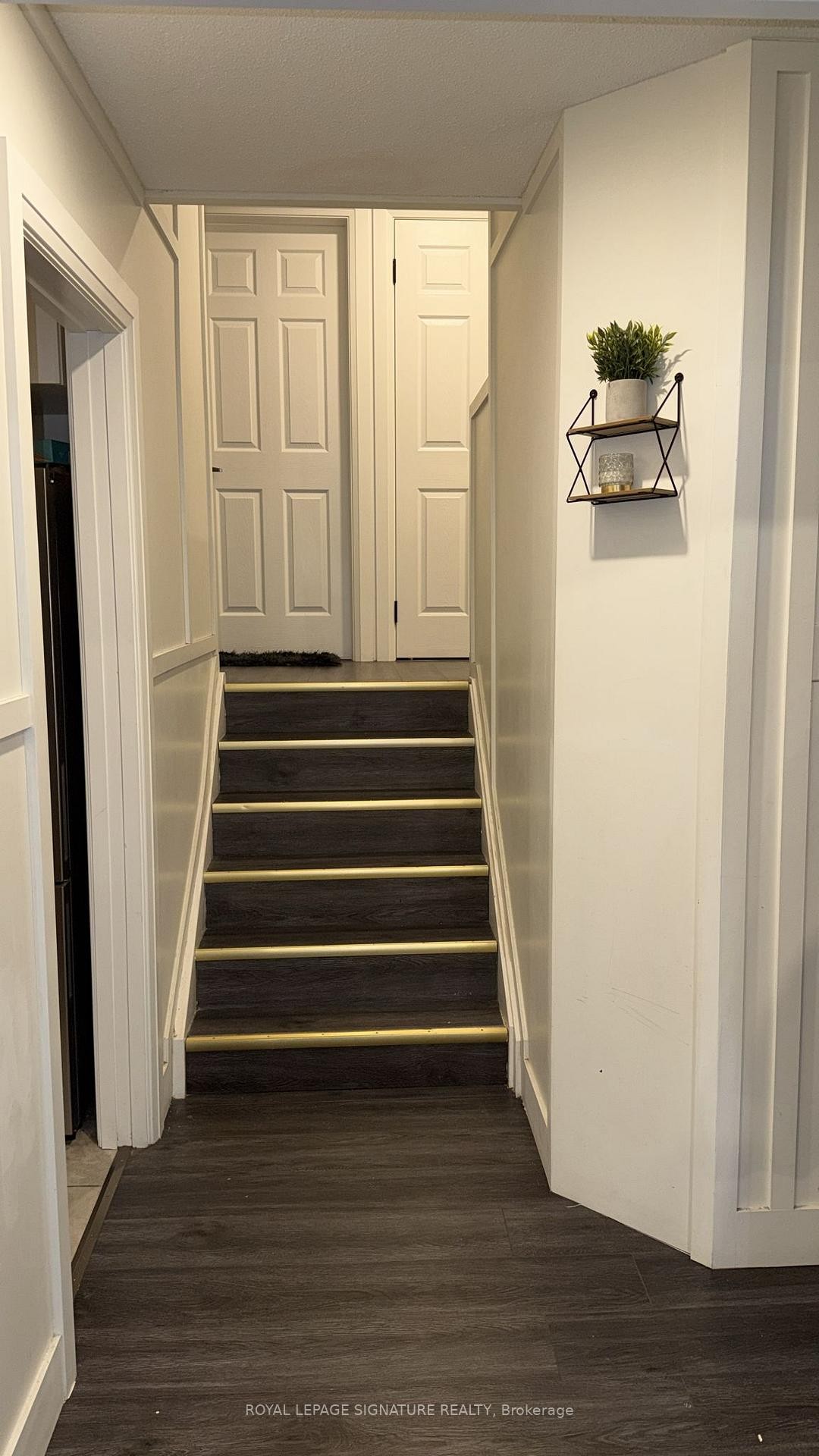 









44


Oren

Boulevard,
Barrie,




ON
L4N 4M1

