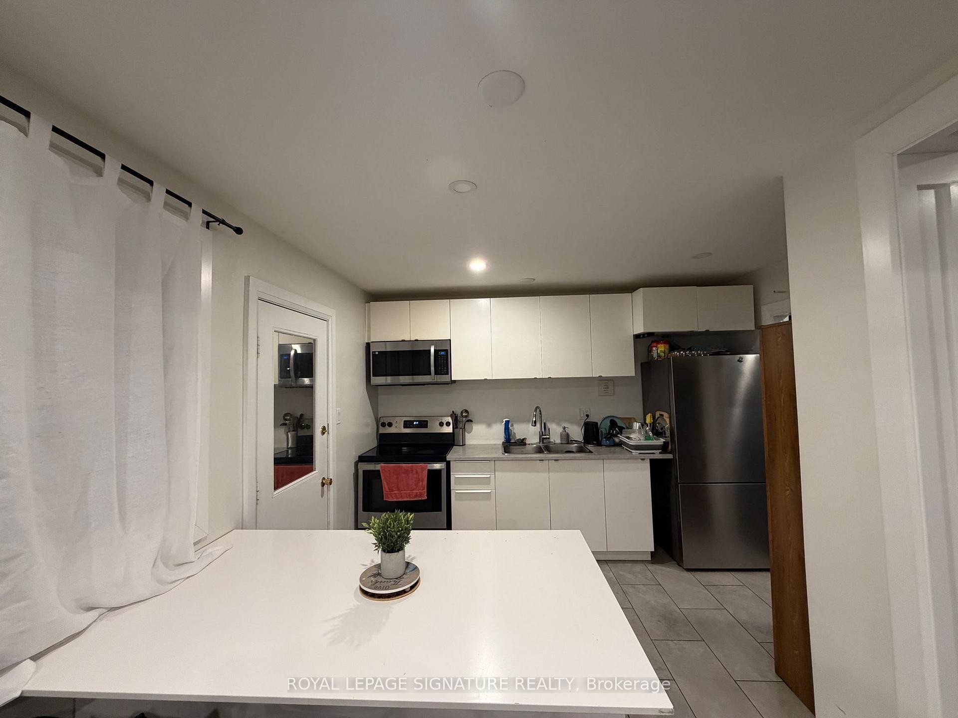 









44


Oren

Boulevard,
Barrie,




ON
L4N 4M1

