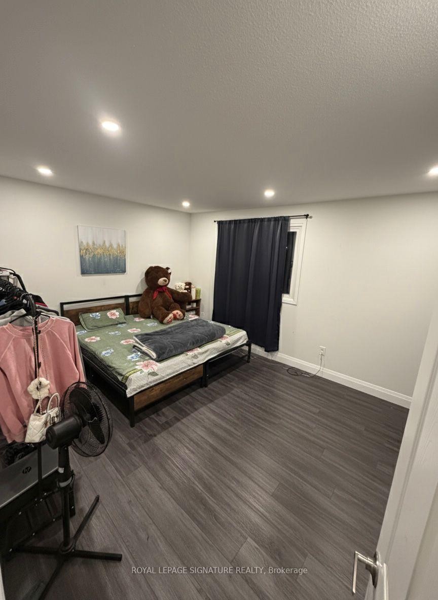 









44


Oren

Boulevard,
Barrie,




ON
L4N 4M1

