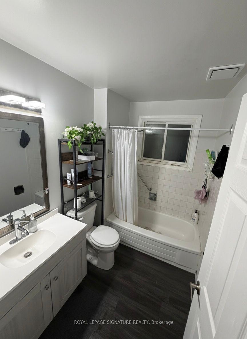 









44


Oren

Boulevard,
Barrie,




ON
L4N 4M1

