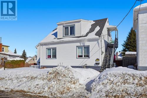 Accessory apt entrance