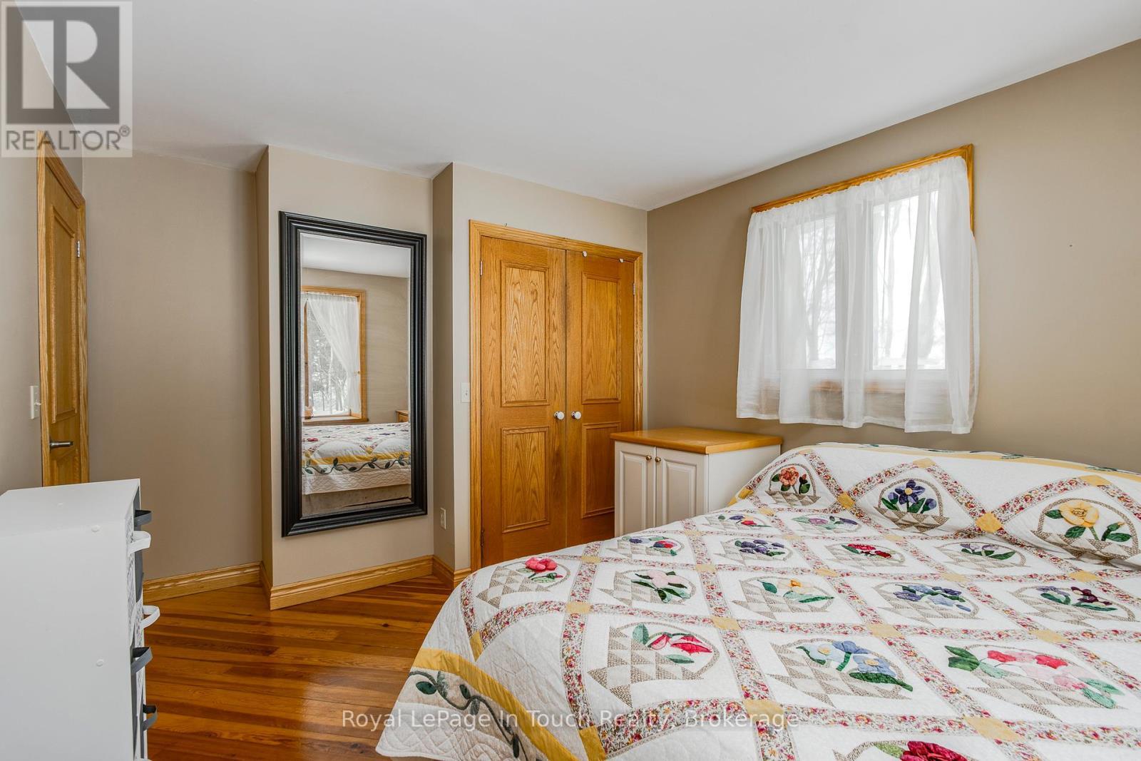 












2554 CHAMPLAIN ROAD

,
Tiny,




Ontario
L9M0C3

