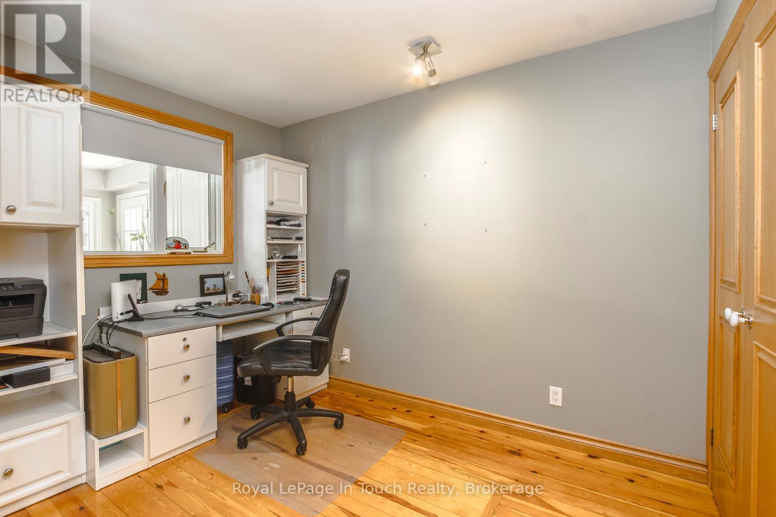 












2554 CHAMPLAIN ROAD

,
Tiny,




Ontario
L9M0C3

