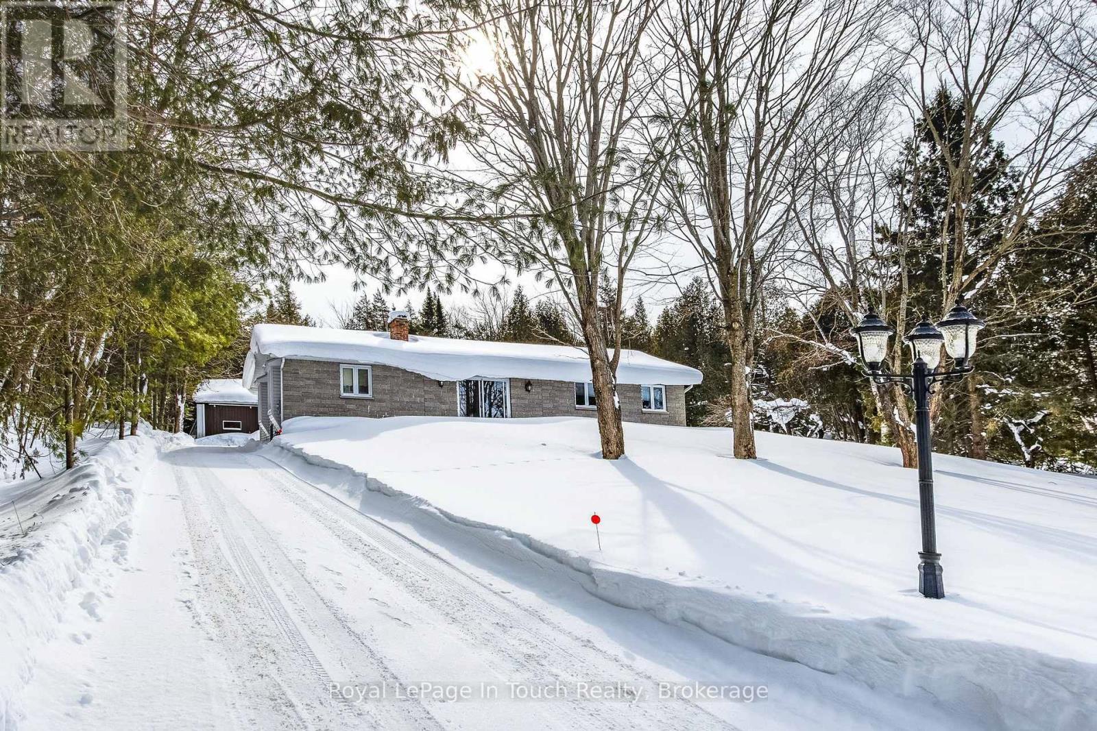 












2554 CHAMPLAIN ROAD

,
Tiny,




Ontario
L9M0C3

