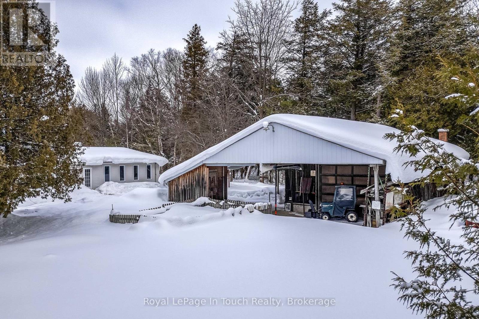 












2554 CHAMPLAIN ROAD

,
Tiny,




Ontario
L9M0C3


