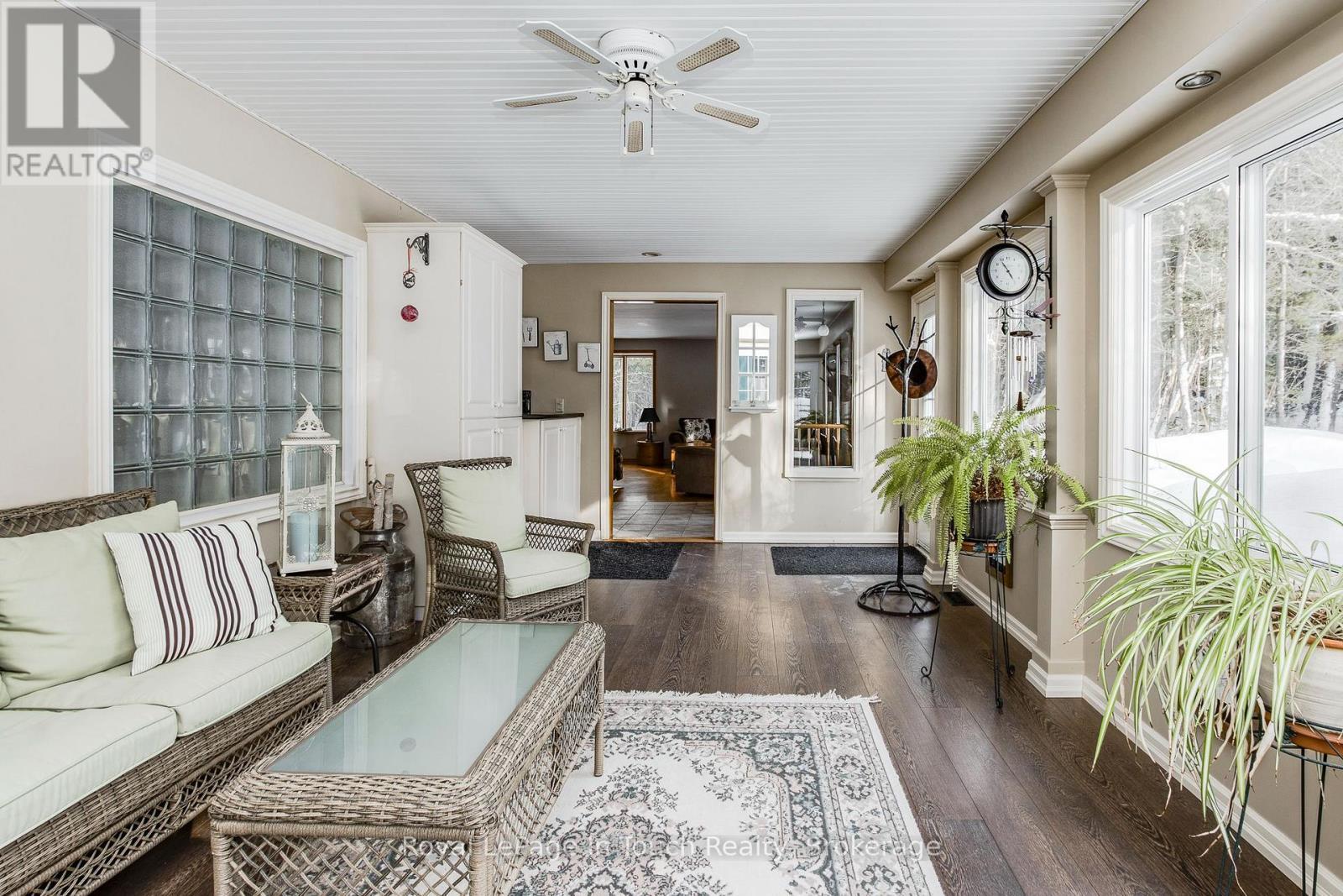 












2554 CHAMPLAIN ROAD

,
Tiny,




Ontario
L9M0C3


