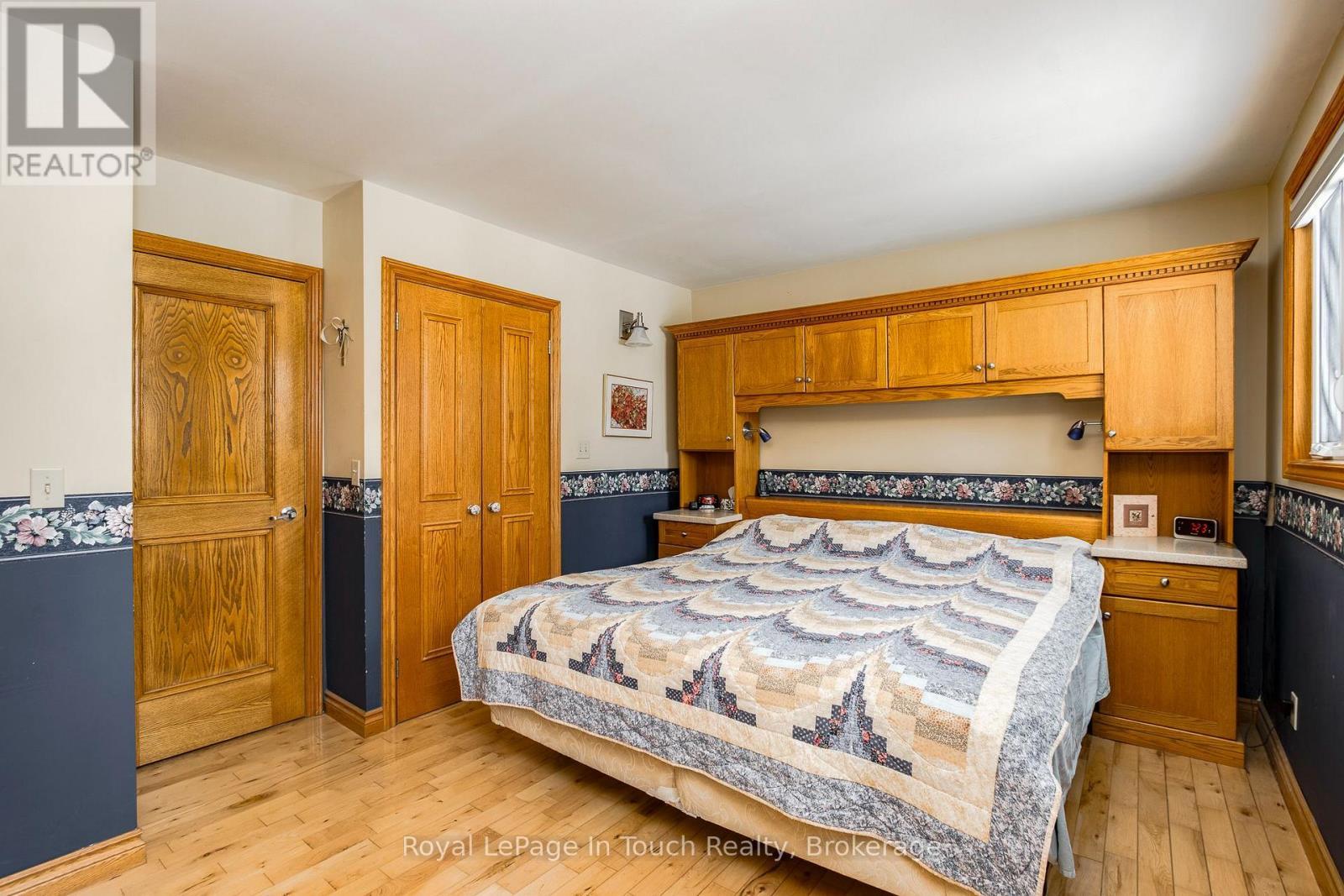 












2554 CHAMPLAIN ROAD

,
Tiny,




Ontario
L9M0C3


