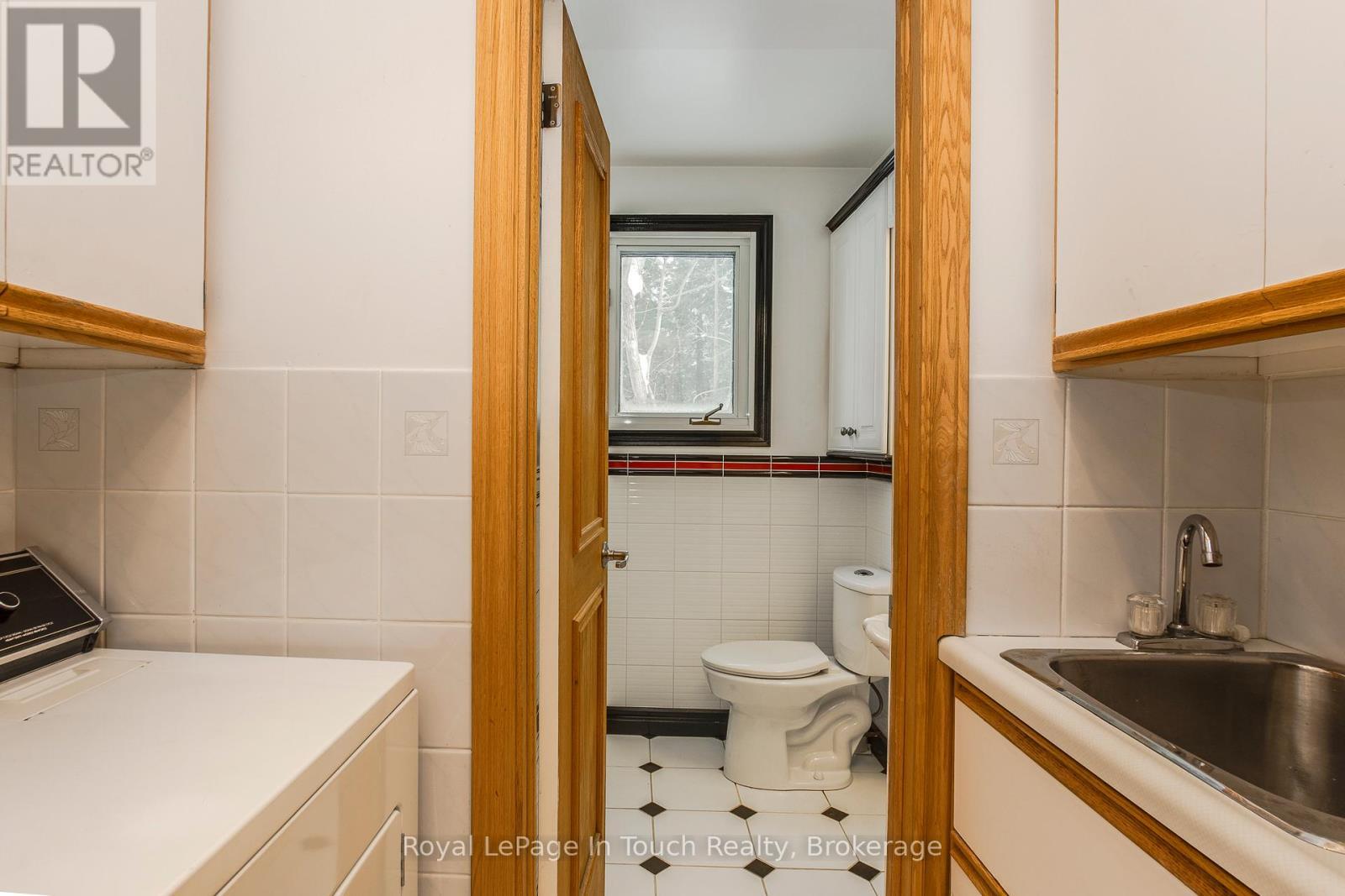 












2554 CHAMPLAIN ROAD

,
Tiny,




Ontario
L9M0C3

