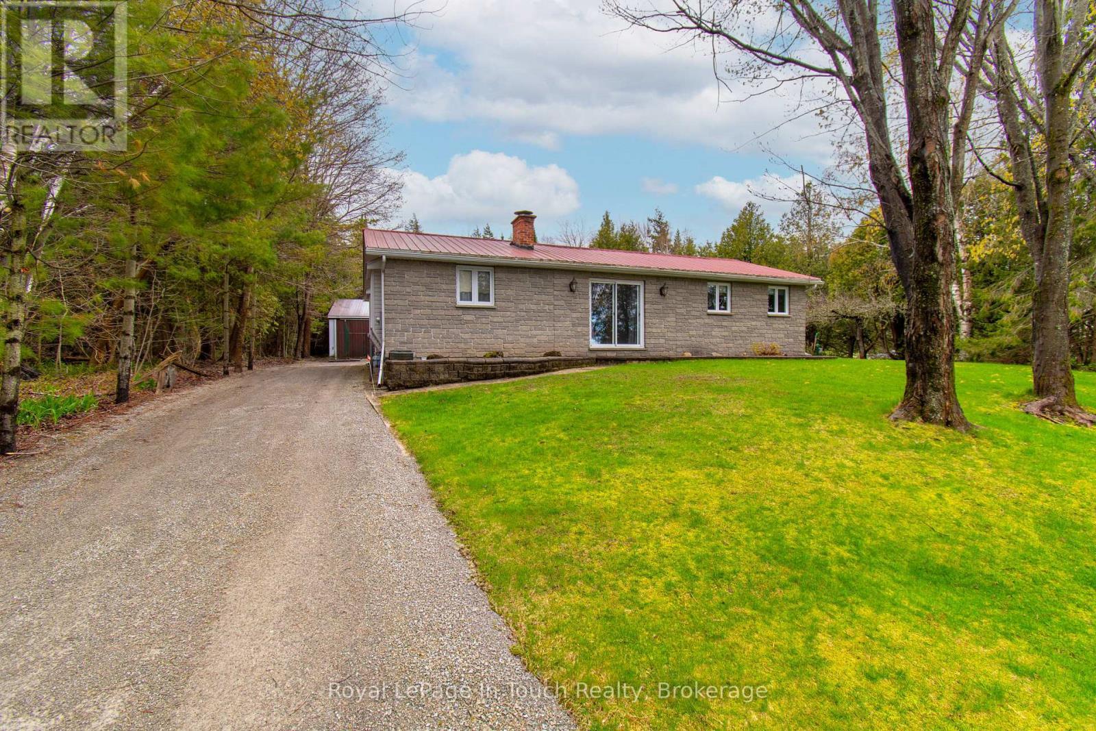 












2554 CHAMPLAIN ROAD

,
Tiny,




Ontario
L9M0C3

