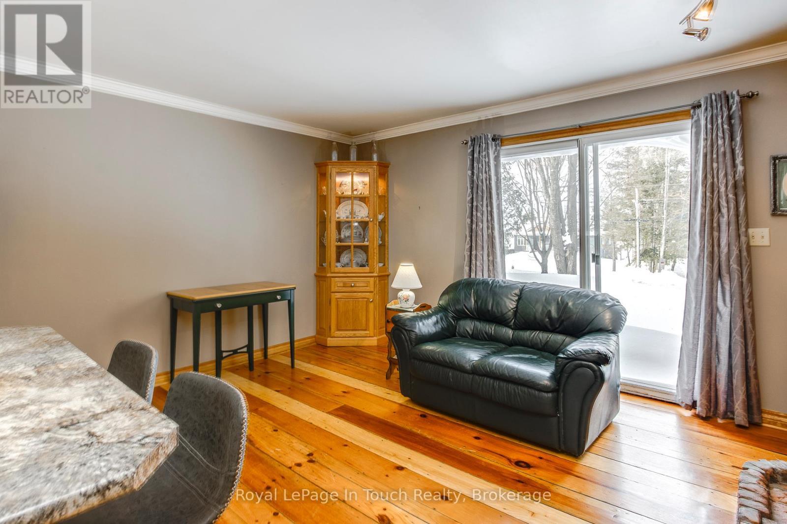 












2554 CHAMPLAIN ROAD

,
Tiny,




Ontario
L9M0C3

