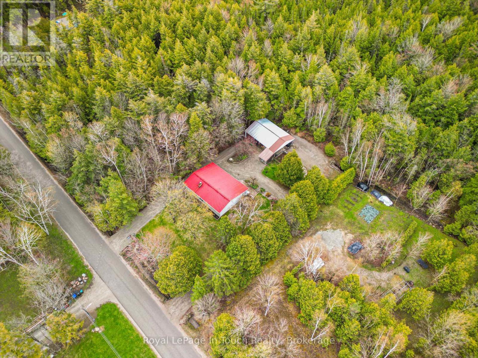 












2554 CHAMPLAIN ROAD

,
Tiny,




Ontario
L9M0C3

