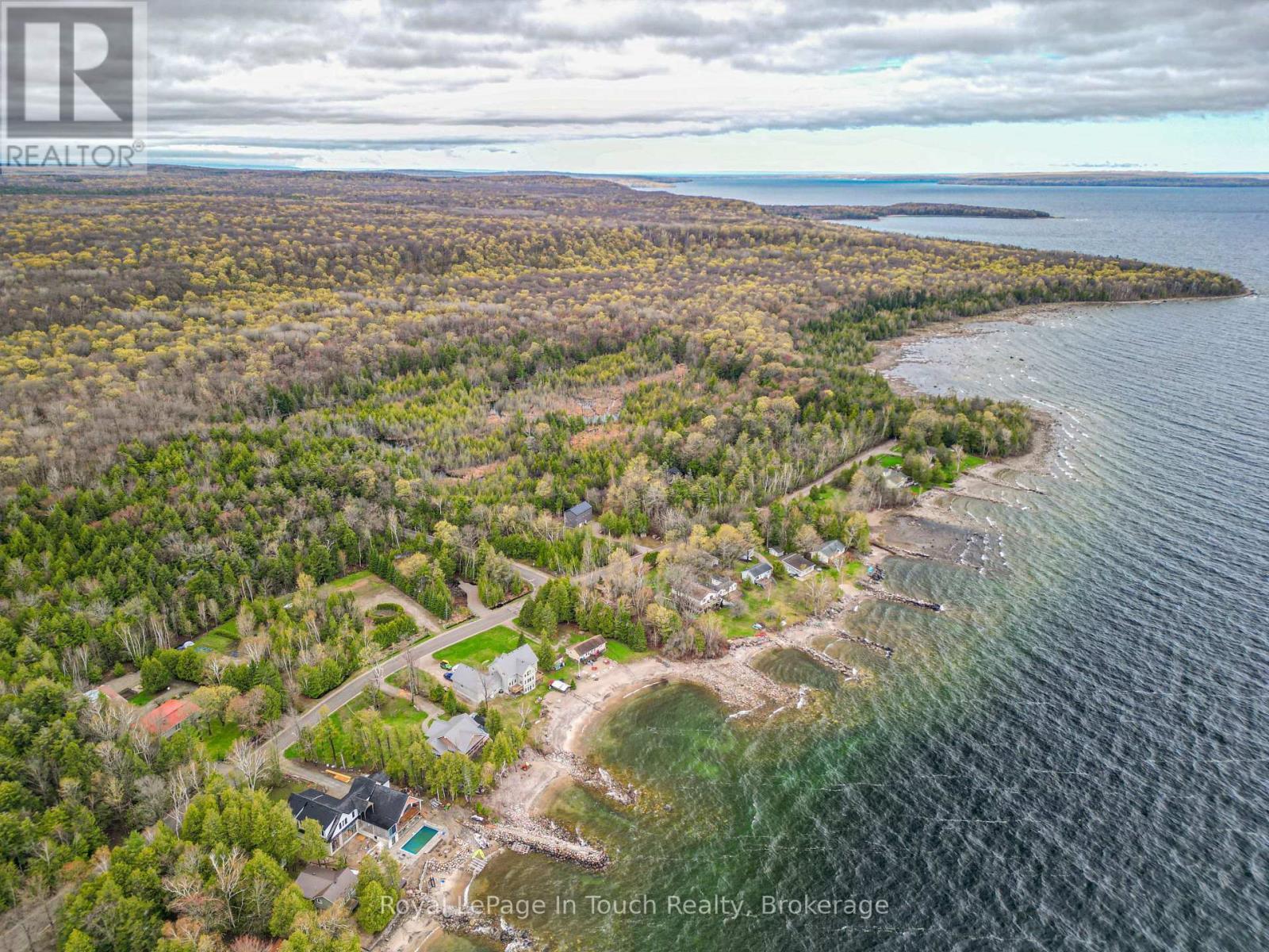 












2554 CHAMPLAIN ROAD

,
Tiny,




Ontario
L9M0C3

