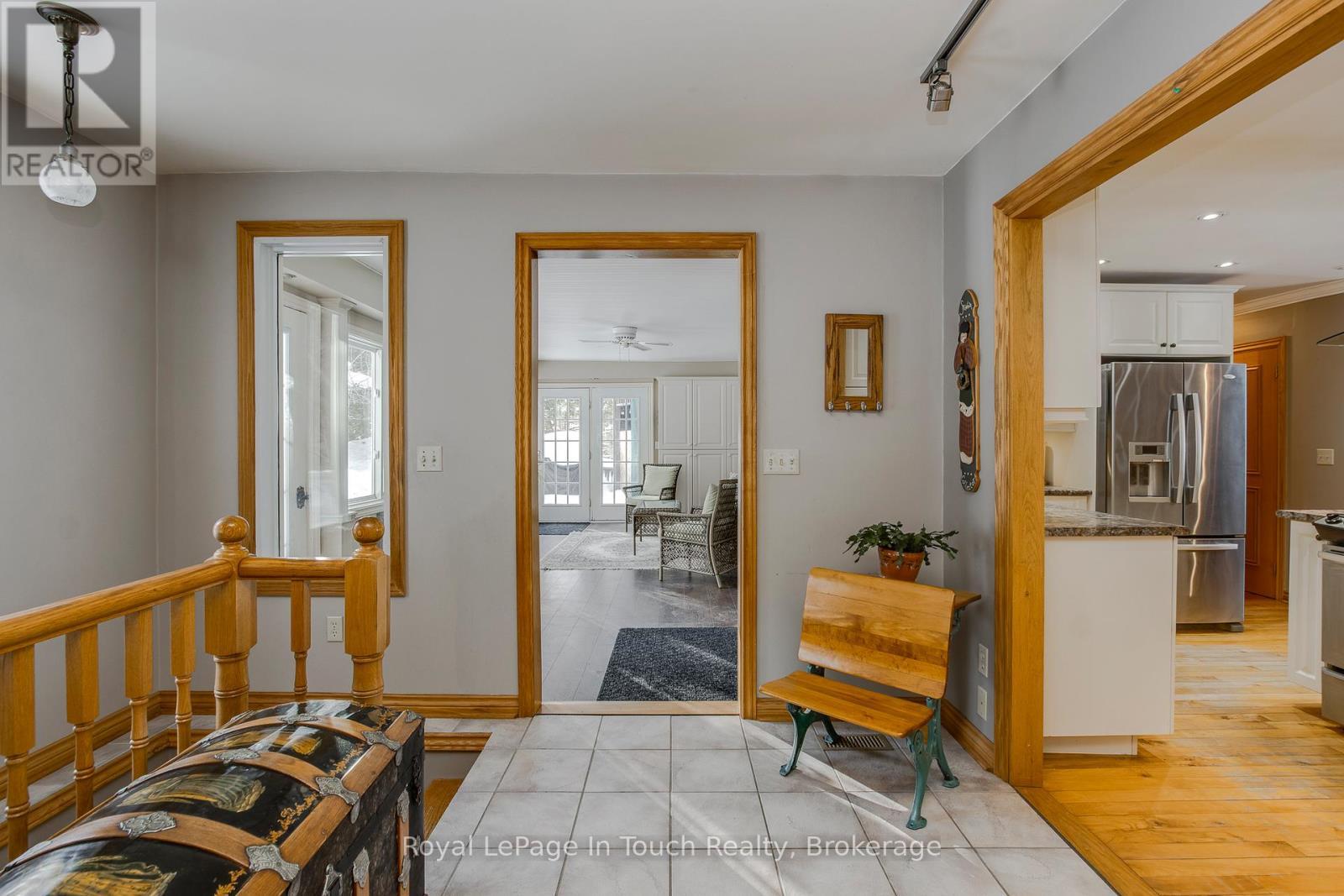 












2554 CHAMPLAIN ROAD

,
Tiny,




Ontario
L9M0C3

