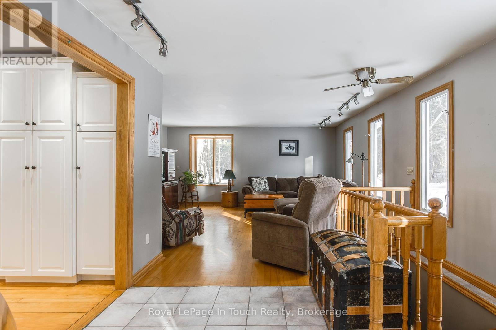 












2554 CHAMPLAIN ROAD

,
Tiny,




Ontario
L9M0C3

