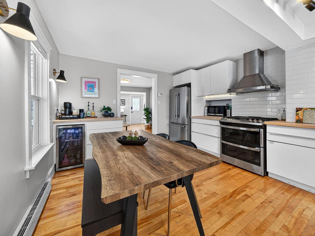 












15 Sussex Street

,
Spryfield,




NS
B3R 1N8

