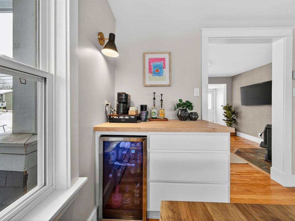 












15 Sussex Street

,
Spryfield,




NS
B3R 1N8

