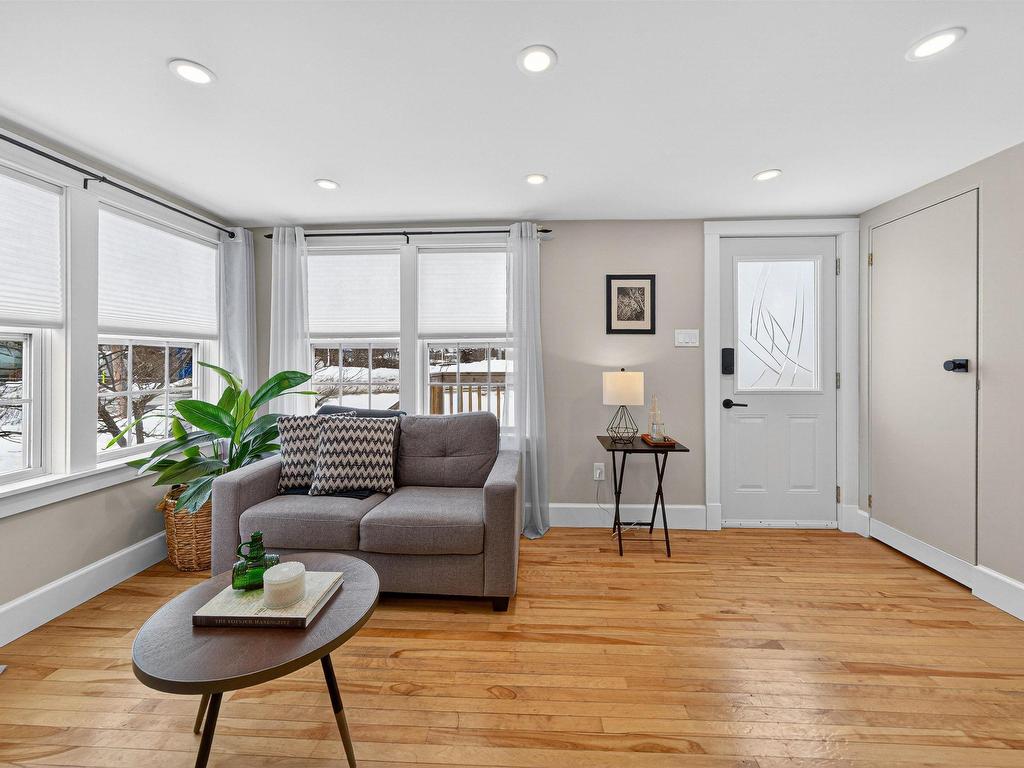 












15 Sussex Street

,
Spryfield,




NS
B3R 1N8

