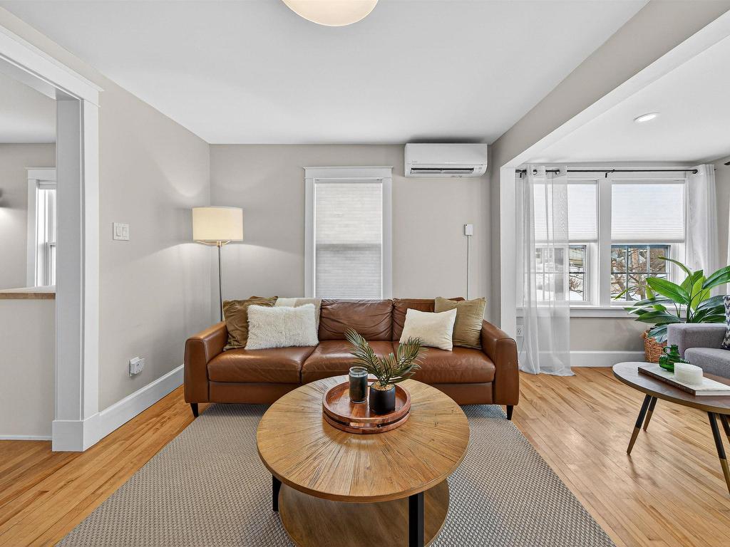 












15 Sussex Street

,
Spryfield,




NS
B3R 1N8

