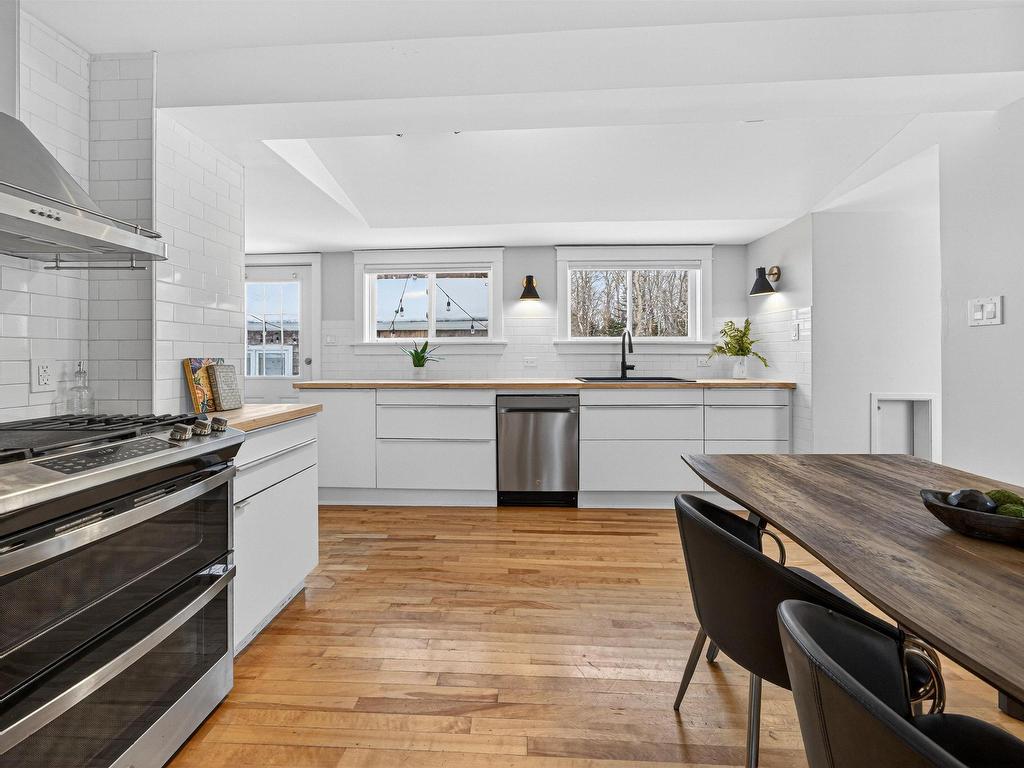 












15 Sussex Street

,
Spryfield,




NS
B3R 1N8

