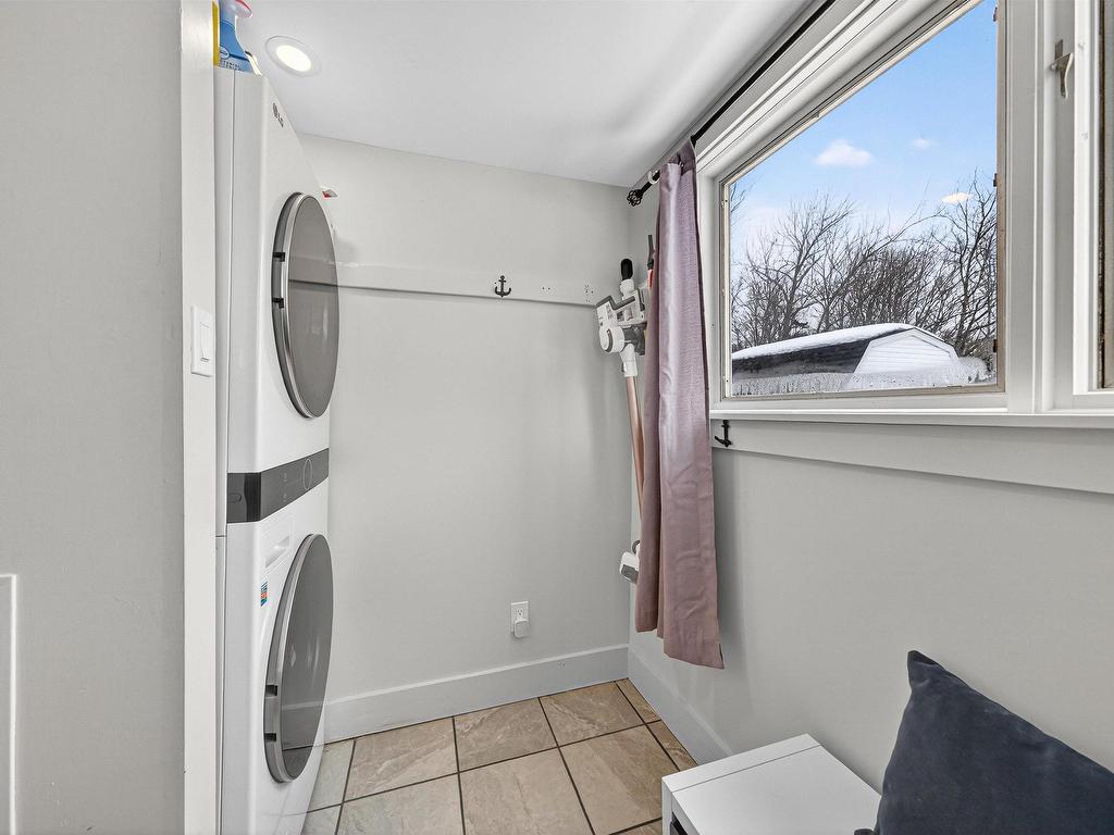 












15 Sussex Street

,
Spryfield,




NS
B3R 1N8

