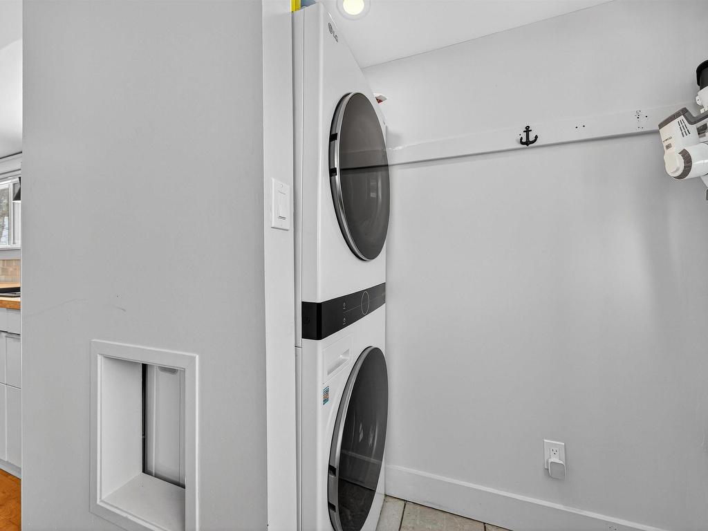 












15 Sussex Street

,
Spryfield,




NS
B3R 1N8

