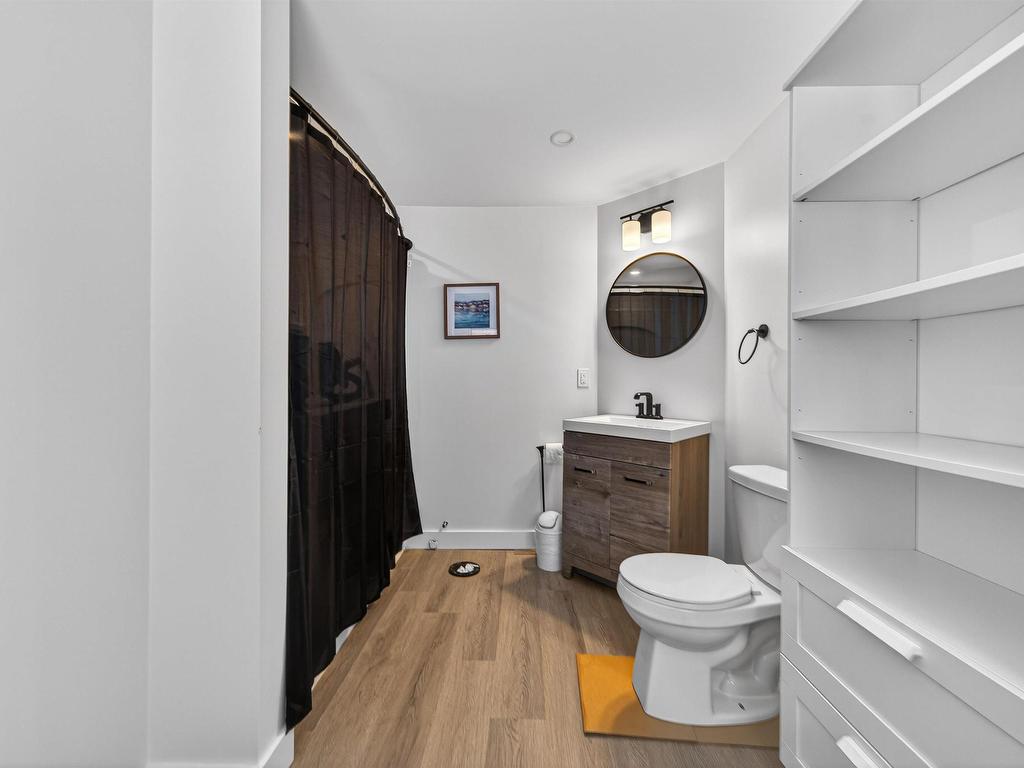 












15 Sussex Street

,
Spryfield,




NS
B3R 1N8

