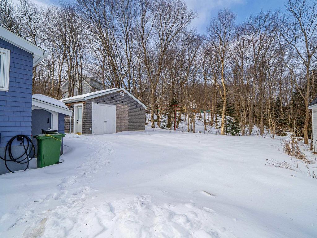 












15 Sussex Street

,
Spryfield,




NS
B3R 1N8

