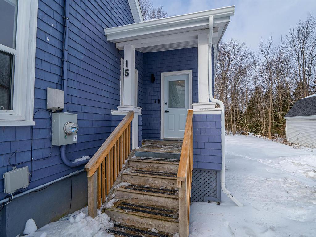 












15 Sussex Street

,
Spryfield,




NS
B3R 1N8

